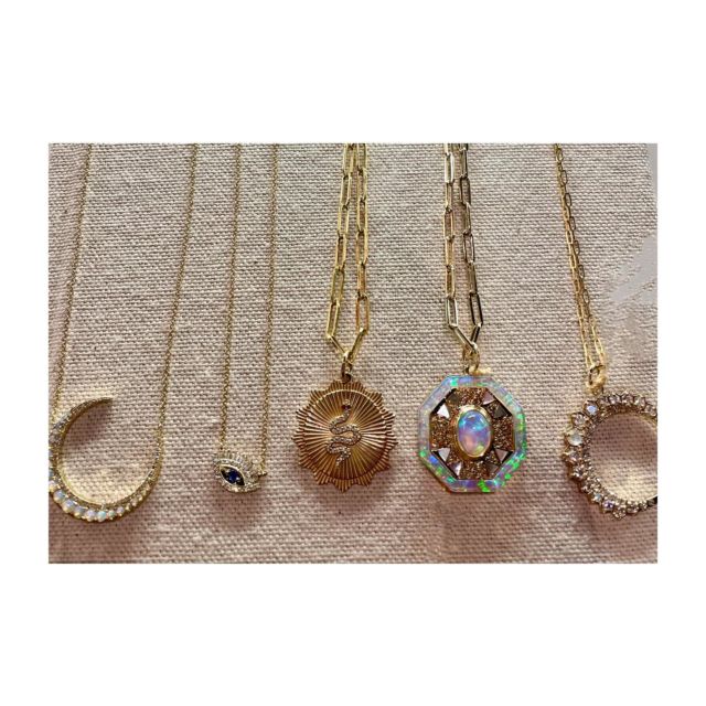 Talisman, good luck charm, power pendant ~ which one would you wear?
.
.
.
.
#opal #diamonds #ruby #talismans #closetotheheart #batforlashes #snake #cresentmoon