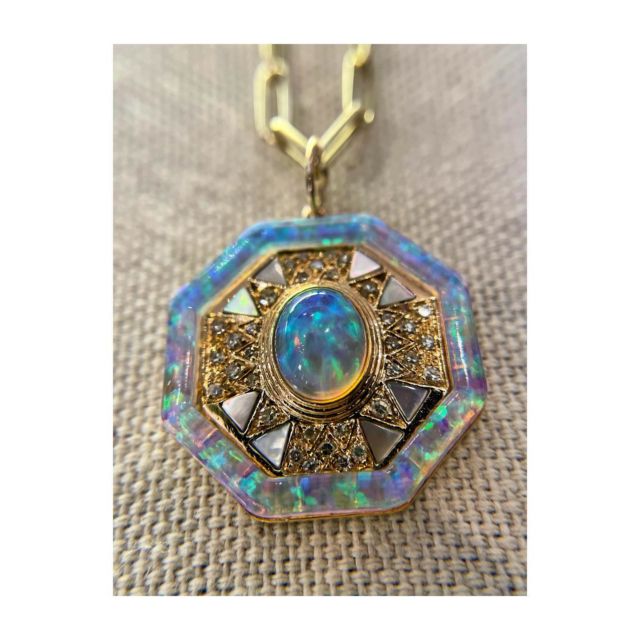Sometimes I get tongue tied what to name pieces & this piece has me stumped.
What would you name this beauty?
.
.
.
.
#poll #name #opal #diamonds #motherofpearl #talisman #padevavra
