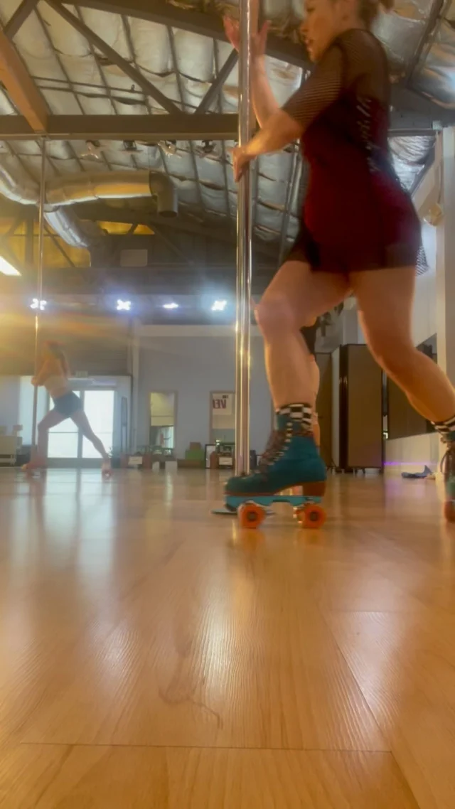 On the weekends, when I can let myelfself go, forget about being a single mom & the sole provider bills.  This is how I reconnect to myself.
How do you reconnect from the endless drive?? Tell me in your comments. 

#disconnect #reconnect #sole #provider #polerskate #looseyourselftodance #moxieskates