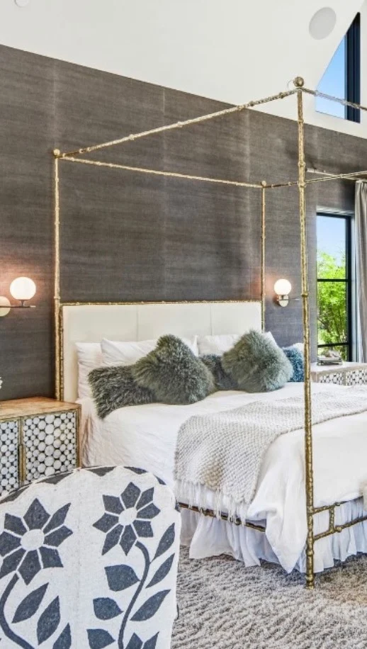 DESIGN - That lets’s you rest.
Earthy elements promote relaxation, always a staple in a bedroom that is dream worthy.
@padevavra 

#padevavra #interiordesign #bedroom #sonomacounty #dreamworthy