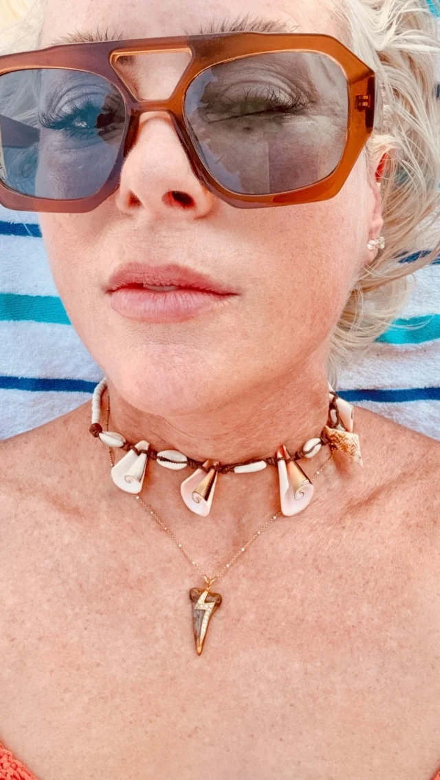 Summer Vibes
@padevavra 
#beachdays #sharktoothnecklace #summer #sand #padevavra